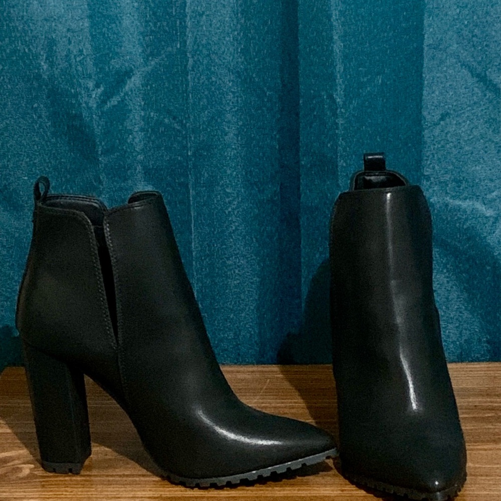 Chic Black Ankle Boots